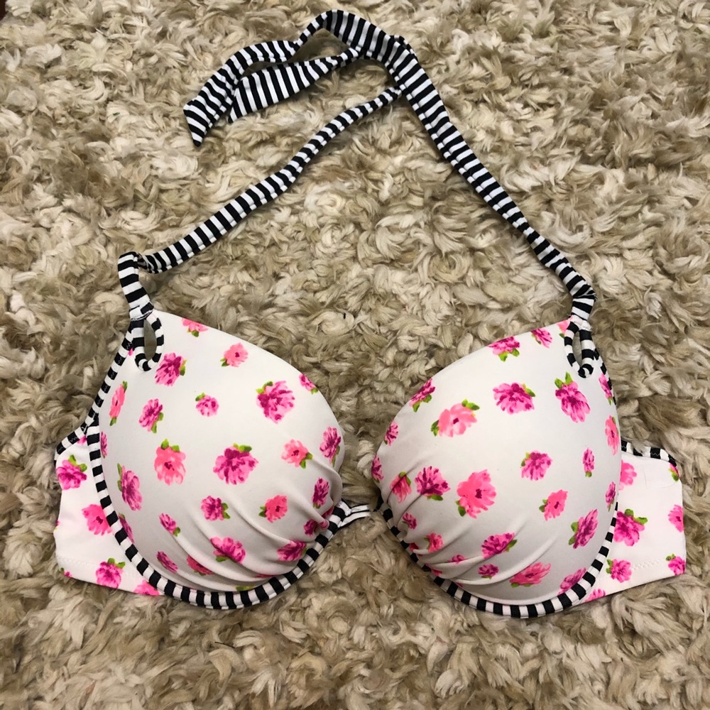 Victoria’s Secret bombshell swimsuit top 36D